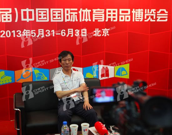 国家体育总局体育器材装备中心副主任彭晓